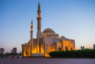 Geceleri Şarja al noor Camii
