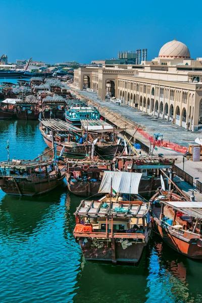 Sharjah - třetí největší a nejlidnatější město v SAE — Stock fotografie