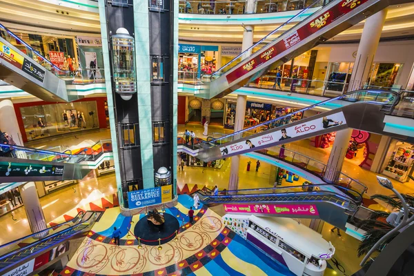 Şarja Merkez souq mega alışveriş merkezi — Stok fotoğraf