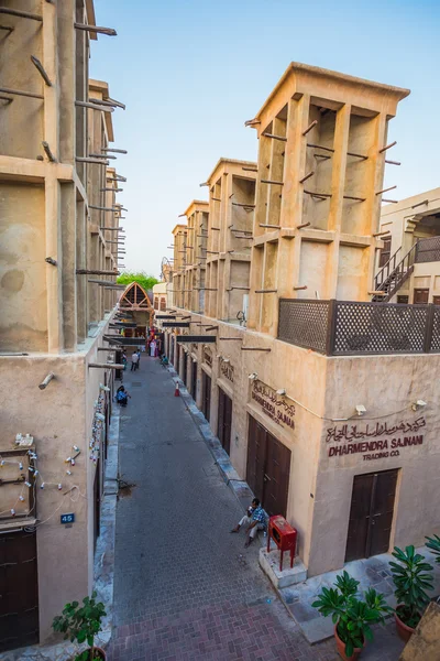 在迪拜的老部分阿拉伯街 — 图库照片