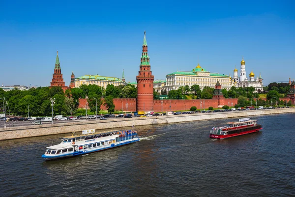 Moskva Fluss in der Nähe des Kreml — Stockfoto