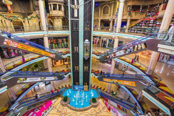 Centro commerciale Mega Souq centrale di Sharjah — Foto Stock