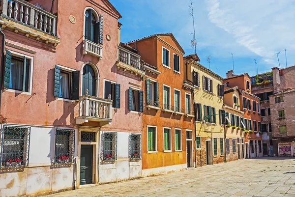 Casas de tijolo em Veneza — Fotografia de Stock