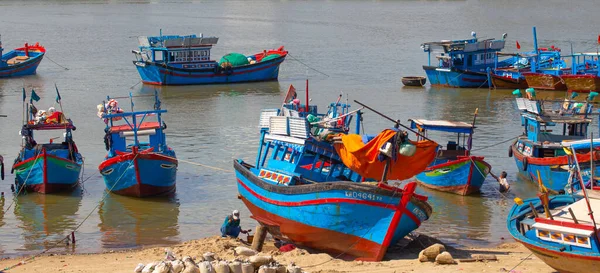 Nha Trang Vietnam November 2014 Fiskebåtar Marinan Vid Nha Trang — Stockfoto
