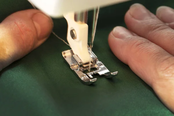 Швейная Машинка Предмет Одежды — стоковое фото