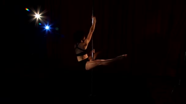 Girl dancing lap dance, beautiful woman doing pole dance, female dancer, fitness and sport. — Stock Video