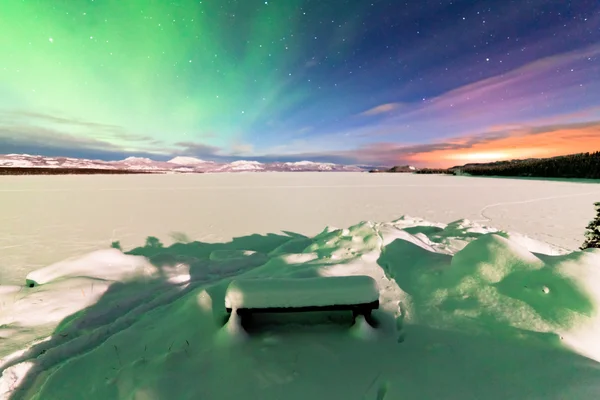 Intensywne wyświetlanie zorzy polarnej zorzy polarnej — Zdjęcie stockowe