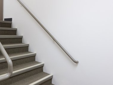 Bina iç beyaz Merdiven Küpeşte ile