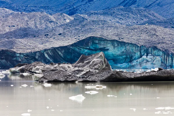 Tasman ledovcové jezero ledovců v aoraki mt cook np — Stock fotografie