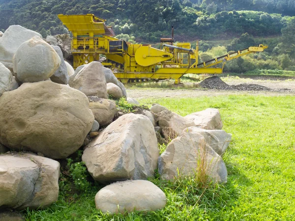Wyszukiwania przemysłu rock Kruszarka kamienia kamieniołom kopalnia — Zdjęcie stockowe