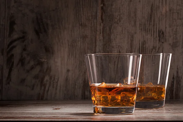 Two glasses of whiskey — Stock Photo, Image