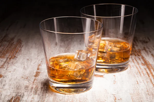 Two glasses of whiskey — Stock Photo, Image