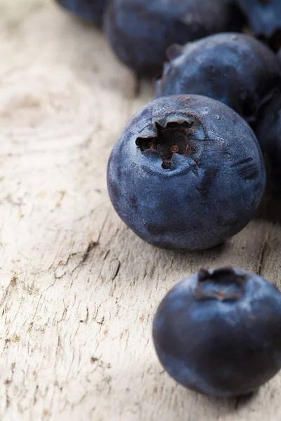 Blueberries on wooden table. closeup — Stock Photo, Image