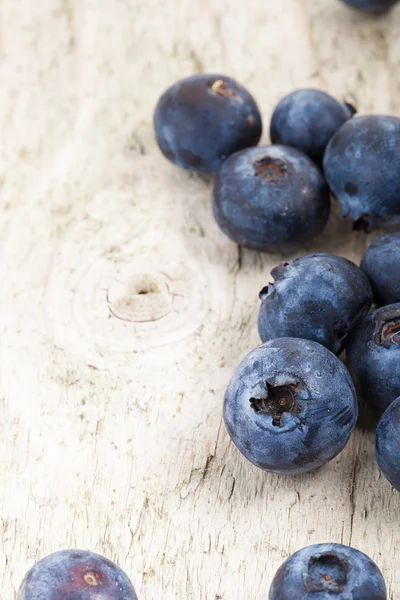 Blueberries on wooden table. closeup — Stock Photo, Image
