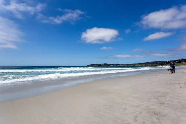 Praia Com Céu Azul Areia Branca — Fotografia de Stock