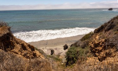 İsrail 'in kuzeyinde güzel bir sahil manzarası.