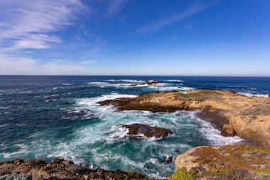 Deniz kıyısının güzel manzarası