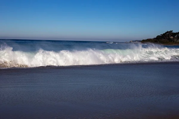 Waves Crashing Beach — Stock Photo, Image