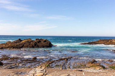 Deniz kıyısının güzel manzarası