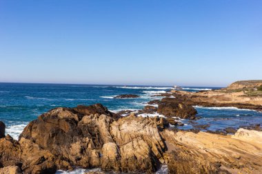 Deniz kıyısının güzel manzarası