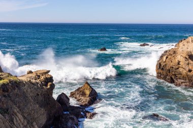 Deniz kıyısının güzel manzarası