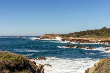 İsrail 'in kuzeyinde güzel bir sahil manzarası.