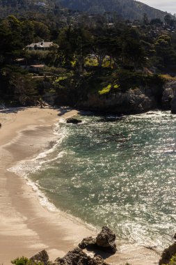 İsrail 'in kuzeyindeki Akdeniz sahili manzarası.