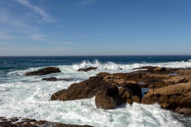 Deniz kıyısının güzel manzarası
