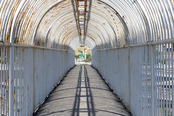 Şehirdeki eski köprü.