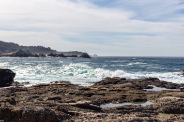 Deniz kıyısının güzel manzarası