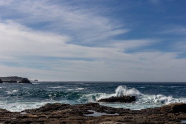 Deniz kıyısının güzel manzarası