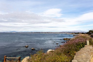 Deniz kıyısının güzel manzarası