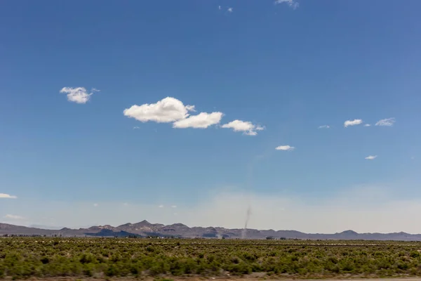 山の中の砂漠の眺め — ストック写真