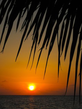 Maldivlere gün batımı