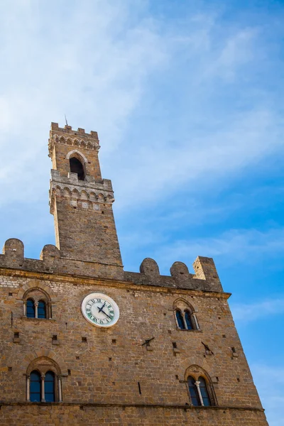 Volterra - Palast von vornherein — Stockfoto