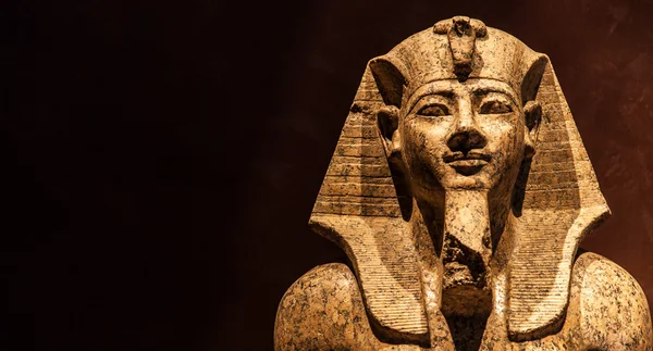 Pharaoh statue — Stock Photo, Image