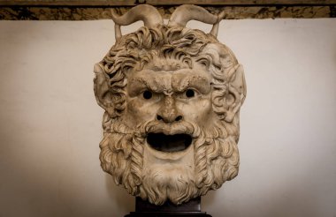 Şeytan kafası mermerden yapılmış, şeytani kavram için kullanışlı.