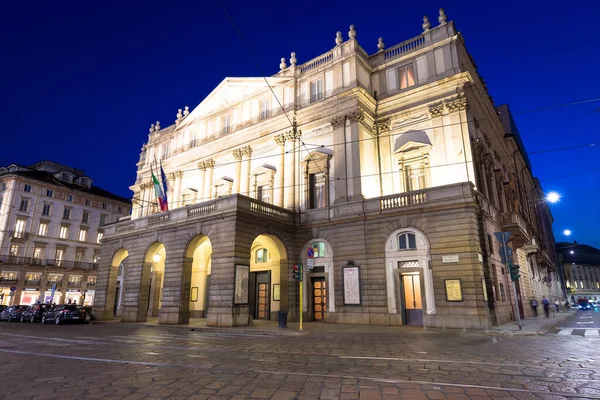 Milan Włochy Circa August 2020 Teatr Scala Nocą Jeden Najsłynniejszych — Zdjęcie stockowe
