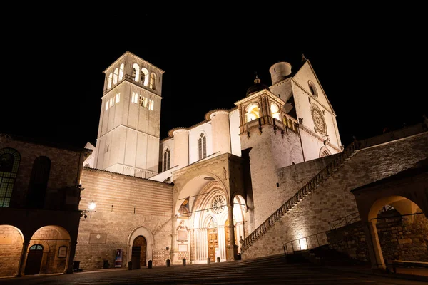 Bazylika Asyżu Nocą Regionie Umbrii Włoszech Miasto Słynie Najważniejszej Włoskiej — Zdjęcie stockowe
