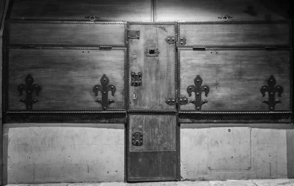 Vintage Old Door Έννοια Για Την Ασφάλεια Την Ασφάλεια Μυστικό — Φωτογραφία Αρχείου