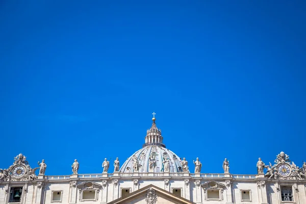 Peter Basilica Detail Blue Sky Background Copy Space Rome Vatican — Stock Photo, Image