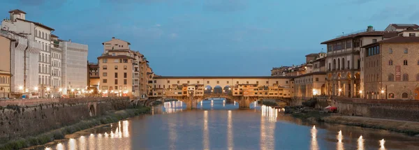 Florencja Włochy Około Lipca 2021 Zachód Słońca Ponte Vecchio Stary — Zdjęcie stockowe