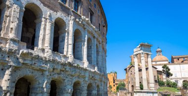 ROME, ITALY - CIRCA AUGust 2020: Teatro Macello 'nun (Marcellus Tiyatrosu) çok yakın çevresi.