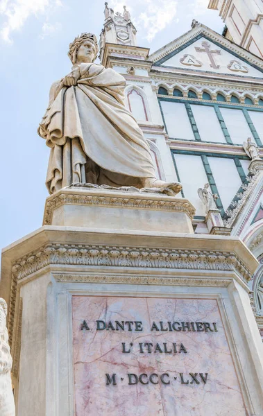 Posąg Dantego Alighieriego Florencji Region Toskanii Włochy Niesamowitym Błękitnym Tle — Zdjęcie stockowe