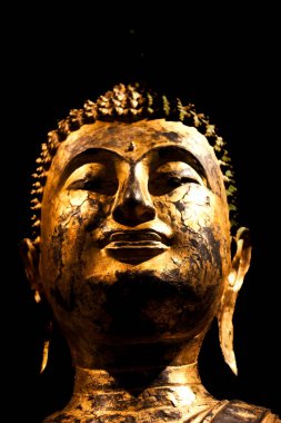Torino, İtalya - Ağustos 2021: Meditasyonda Oturan Bodhisattva 'nın ayrıntıları, M.S. 2. yüzyıl.