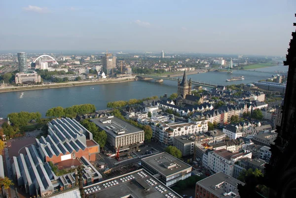 Köln şehri, Köln Katedrali manzaralı.
