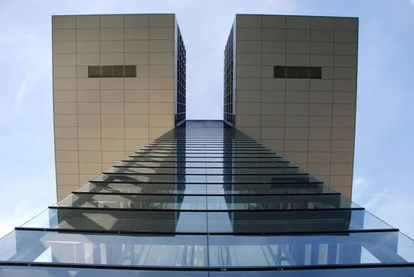 Original Building Glass Steel Cladding Has Unusual Shape Located City — Stockfoto