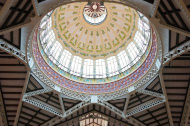 cam dome Valencia Merkez Market
