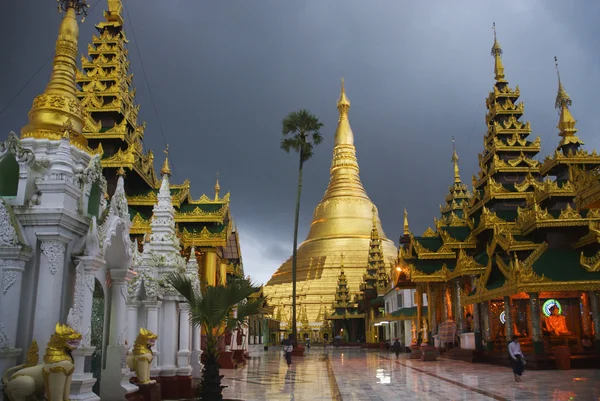 Shwedagon-pagoden, Yangon – stockfoto