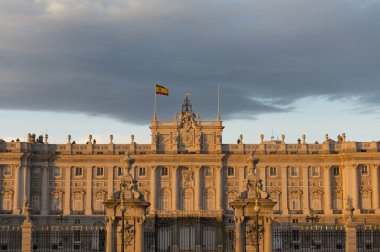 Madrid Kraliyet Sarayı